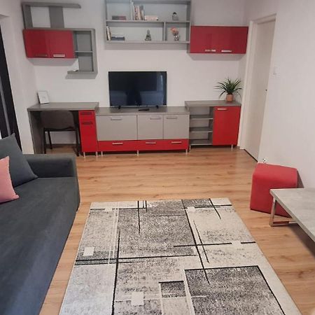 La Bloc Apartment Arad Eksteriør billede